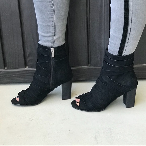 NIB Layered Multiple Strap Peep Toe Ankle Bootie - Picture 6 of 8